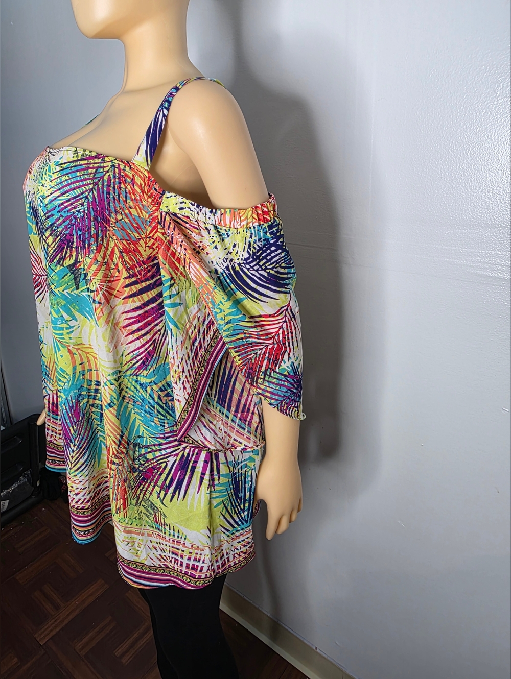 BOLD elements Multicolor Tropical Cold-Shoulder Top Size US/XL - Picture 2 of 14